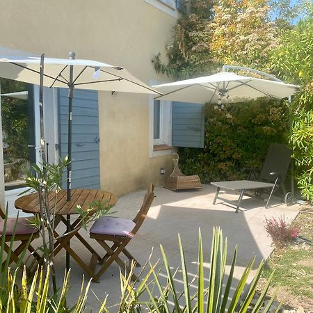 Au Pied Du Luberon Apartman Pertuis Kültér fotó
