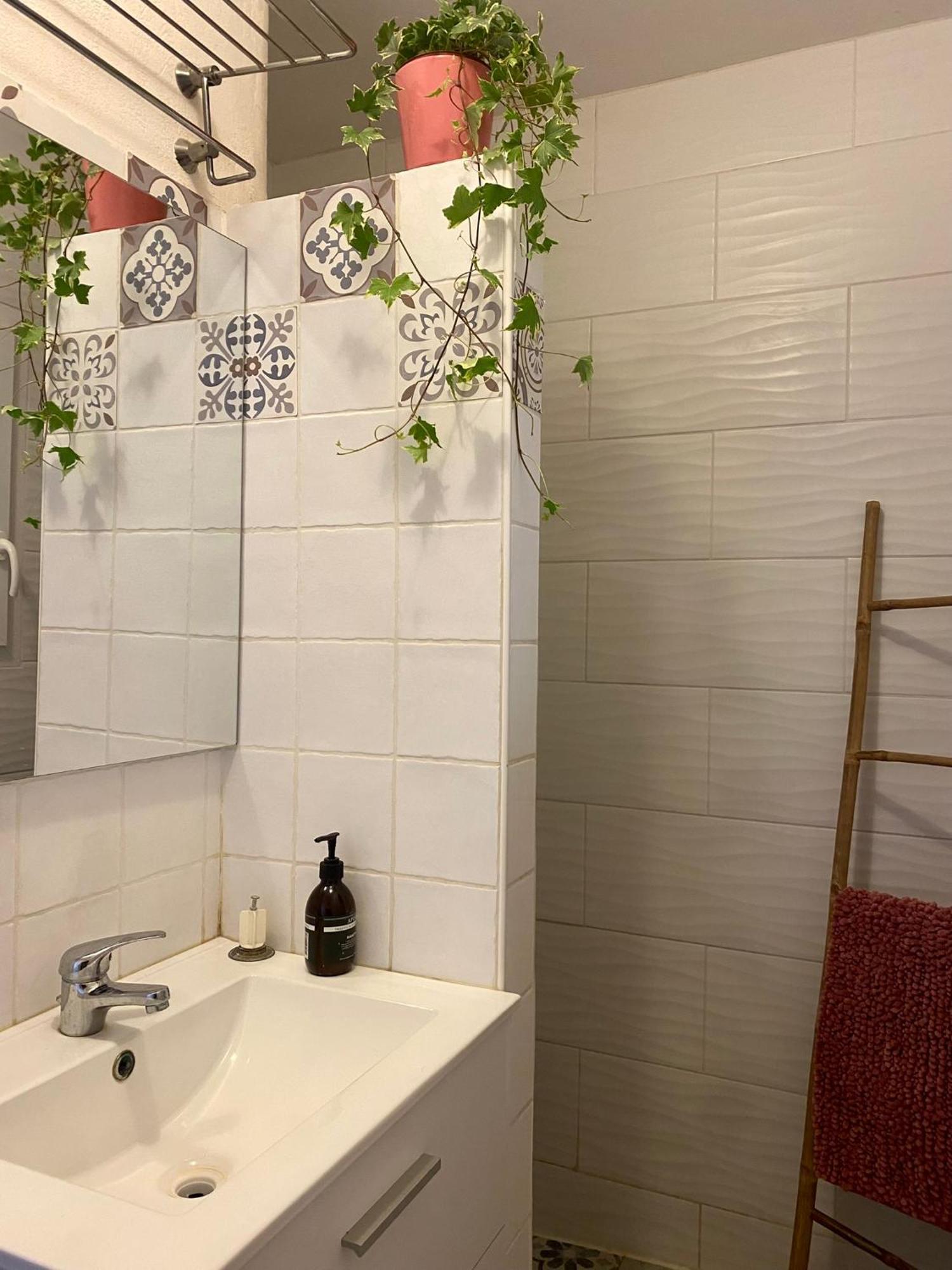 Au Pied Du Luberon Apartman Pertuis Kültér fotó